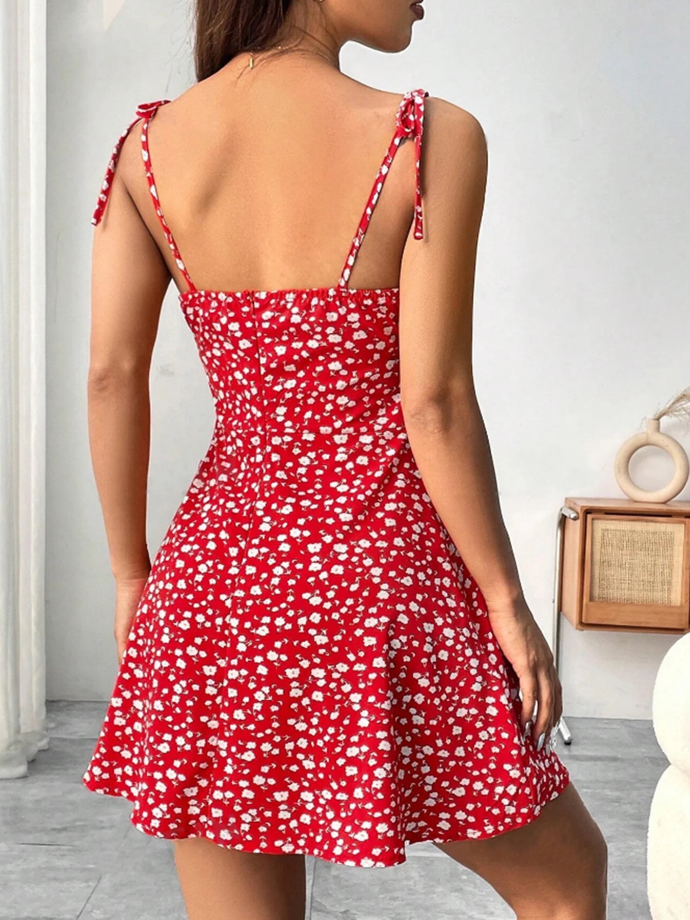 Floral Spaghetti Strap Dress – Elegant Backless Vacation Style for Spring & Summer