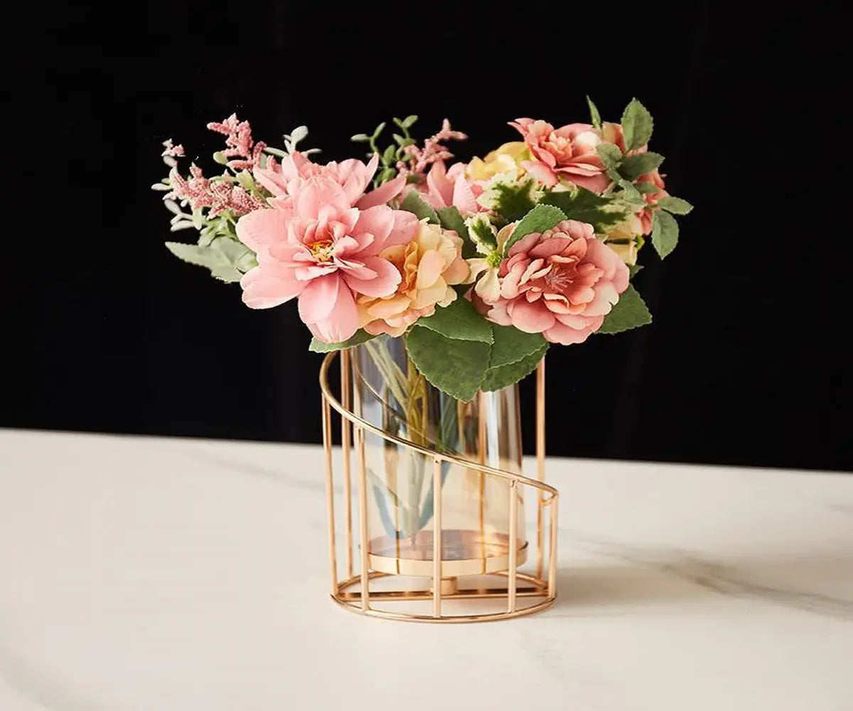 Embrace Elegance: Nordic Romantic Gold Plate Candle Holder Crafted from Wrought Iron for Timeless Ambiance