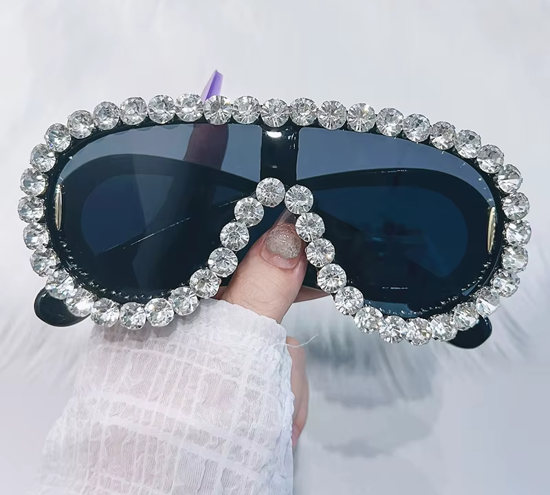 Oversized Punk Rhinestone Sunglasses – 2024 Luxury Y2K Steampunk One-Piece UV400 Sports Shades for Women