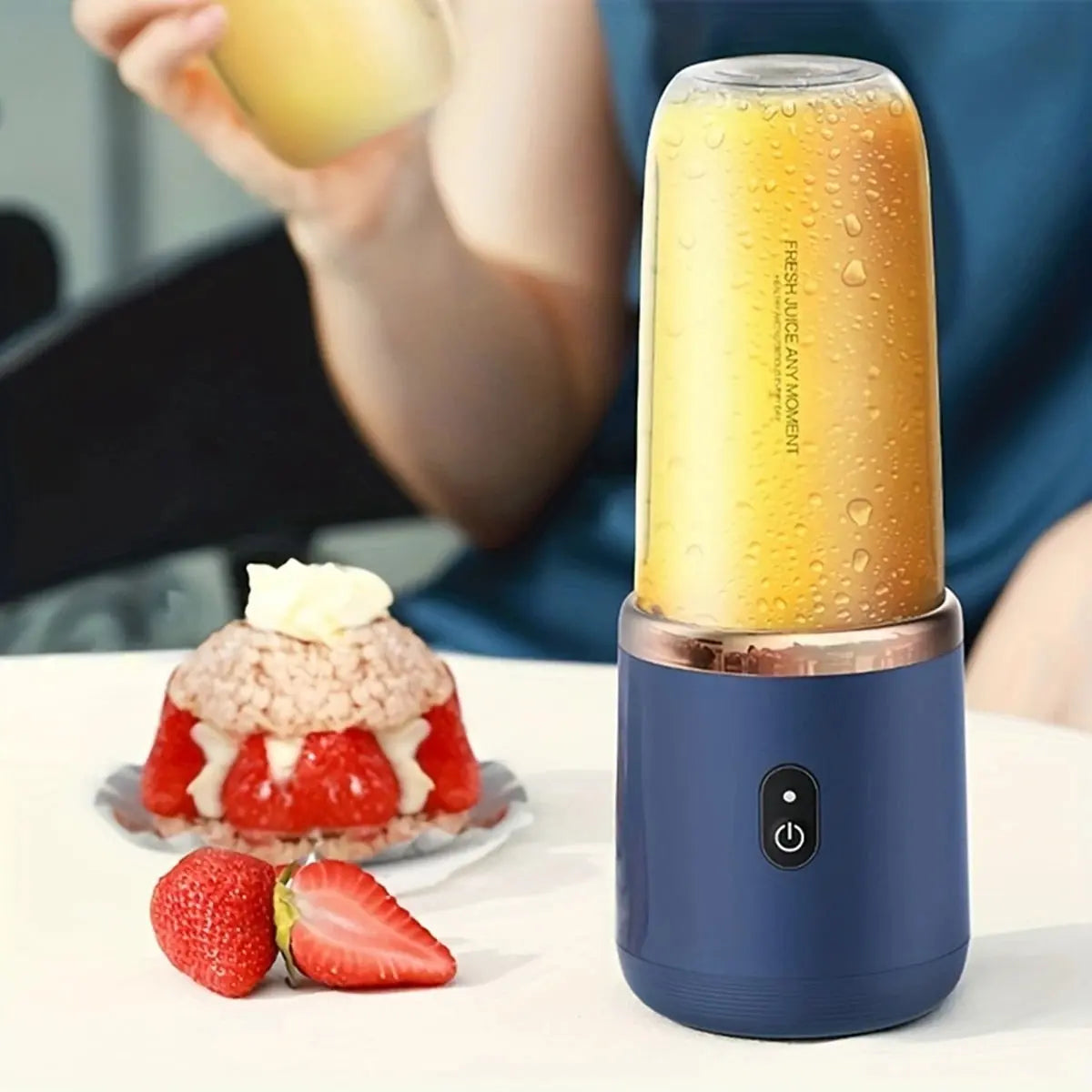 Portable USB Fruit Juicer Blender: Your On-the-Go Smoothie Solution - DynamicDrop Hub