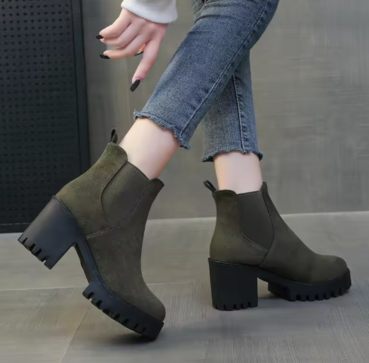 Women’s Suede Chunky Heeled Chelsea Boots – Plus Size Slip-On Ankle Boots | Autumn Winter Fashion | Round Toe Platform Booties Big Stone