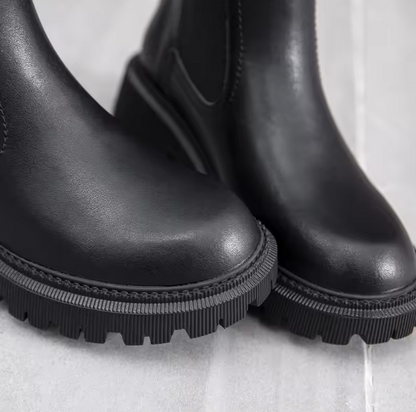 Women's Genuine Leather Chelsea Boots – Winter Retro Ankle Boots with Plush Lining, Low Heel & Rubber Outsole AIYUQI