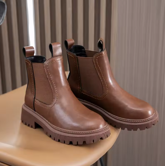 Women's Genuine Leather Chelsea Boots – Winter Retro Ankle Boots with Plush Lining, Low Heel & Rubber Outsole AIYUQI