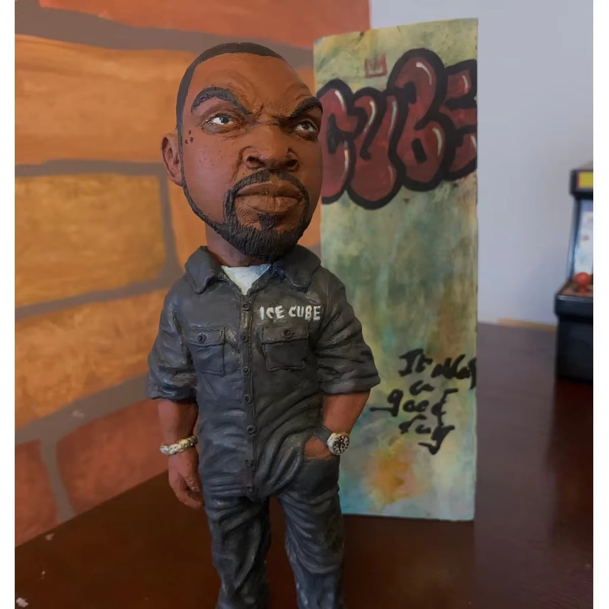 Creative Rap Funny Singer Statue – Resin Crafts for Home & Garden Décor | Desktop Ornaments & Art Décor